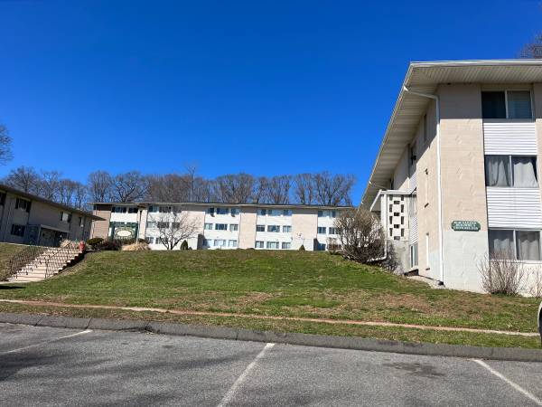 $1,800 / 2br - November 1st, 2025 - 2 Bedroom updated condo w/Washer-Dryer in unit. (Wallingford)64010333217793124