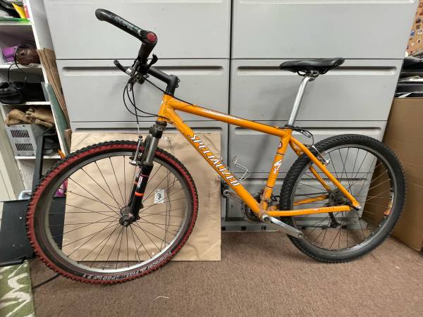 STUMPJUMPER 1