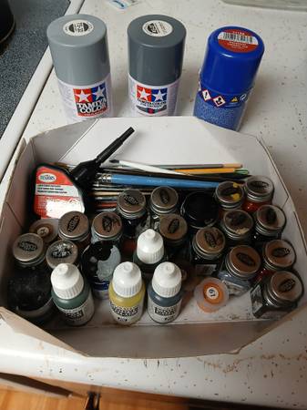 Model paints 1