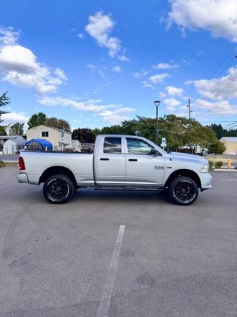 2017 RAM Express Quad Cab - Photo 4