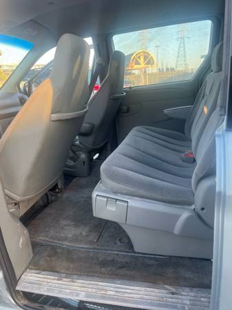¡2005 Dodge Grand Caravan Especial! - $2,100 (Sacramento)63619265292803124