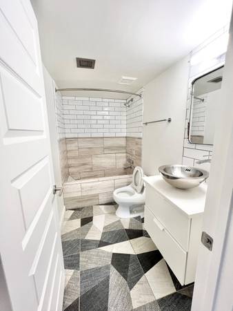 $1,420 / 1br - 747ft2 - On-Site Laundry Facility, Convenient Car Wash, Tiled Backsplash (Scottsdale)64024991658625123