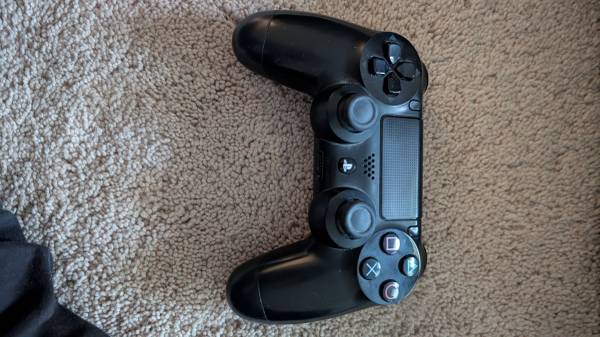 Dualshock 4 Wireless Controller 1