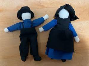 Amish Dolls 1