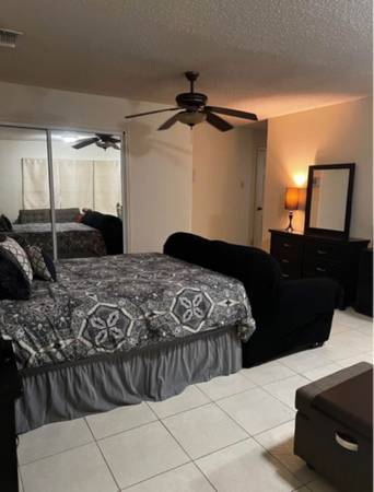 $1,200 / 1br - 650ft2 - Estudio Amueblado con Servicios Incluidos (Laredo)63662018884355121