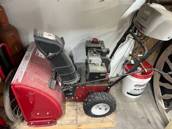 White outdoor snow blower 1