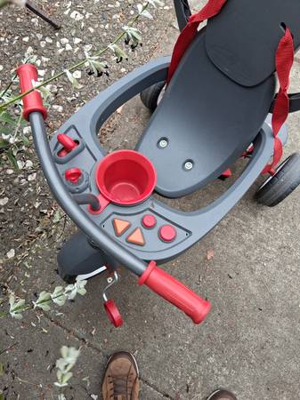 Radio Flyer Stroll n' Trike - $10 (sunset / parkside)63471459894659122