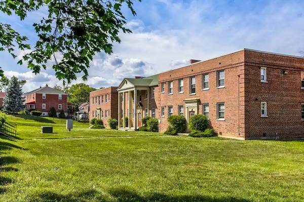 $960 / 1br - Limited-time Special: No App Fees & Reduced Rents at Westhills Square (Baltimore)63694891611779122