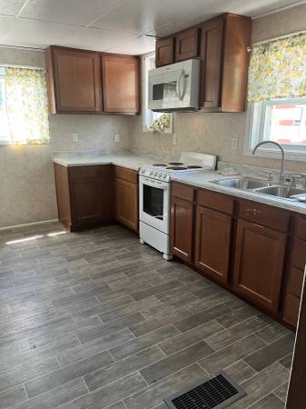 Three Bedroom/One Bath Apartment
$2,100
Ithaca Three Bedroom/One Bath Apartment
$2,100
Ithaca