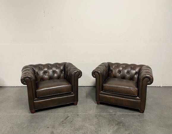 Traditional Leather Club Chairs 1