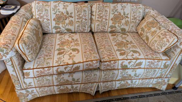 62 inch loveseat 1