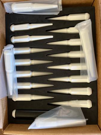 M14 x 1.5” Spiked Lug Nuts 1