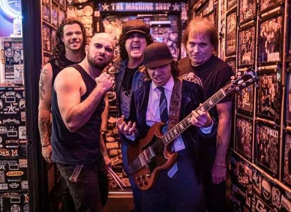 Thunderstruck 👻 America's AC/DC Tribute 1