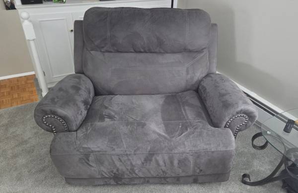 Extra Wide Recliner Ashley furniture $425 or B/O 1