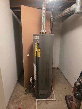 RHEEM 40 gallon natural gas water heater 1