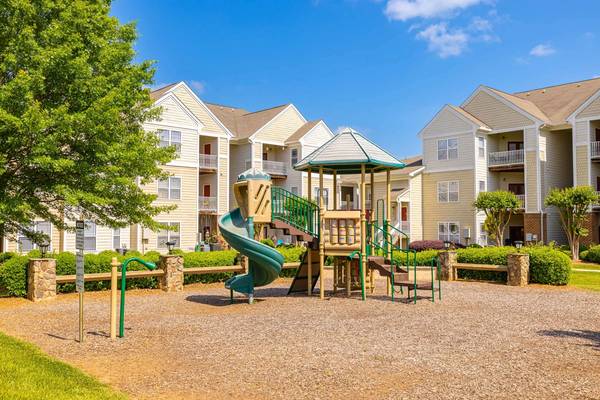 $1,465 / 2br - 1093ft2 - 2-bedroom 2-bathroom Apartment! Ready for immediate move in! (Mebane)64027444439937121