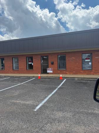 $4,500 / 3000ft2 - Office Building/ Showroom (Olive Branch)63612007519105121