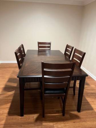 DINNING ROOM TABLE W/6 CHAIRS (We Deliver Today!!!) 1