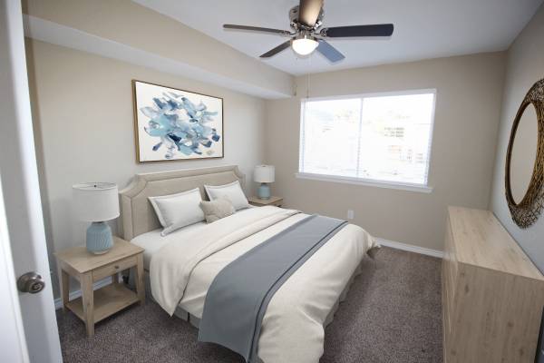 $910 / 1br - 558ft2 - Bueno, Barato, y Bonito (5951 Melody Lane Dallas, TX)63796257464449123