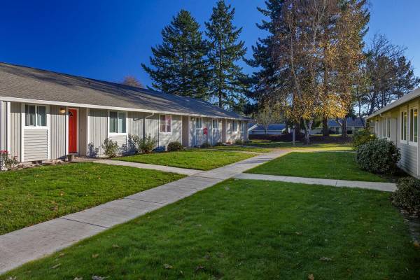 $1,865 / 2br - 800ft2 - Saturdays are now open to tour, come by and tour apartments for you. (Beaverton)63831536387843121