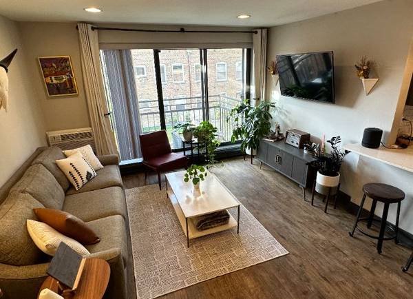 $2,400 / 1br - GUT REHAB! LAUNDRY IN UNIT! (Lincoln Park)63898599444739122