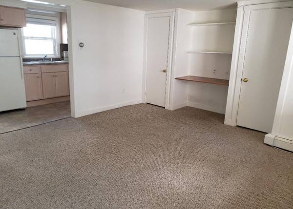 $1,500 / 1br - 1 bedroom, 2 minute walk to DWNTWN PORTSMOUTH (Portsmouth)63656278560769122