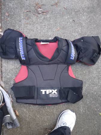 Hockey shoulder pads 1