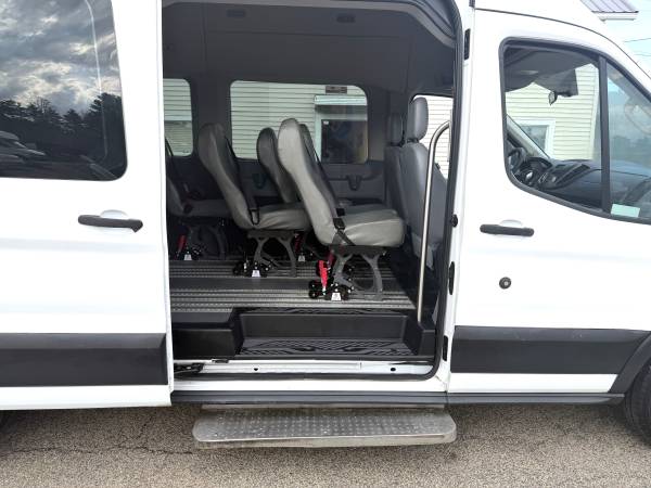2015 Ford Transit 350 XLT - Photo 11