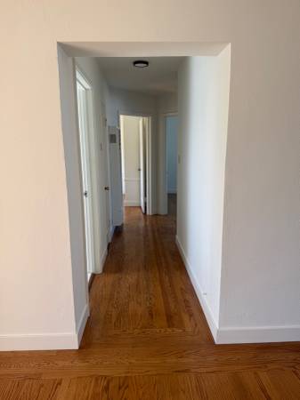 $3,400 / 3br - 1300ft2 - Light filled 3 bed, 1.5 bath apartment (oakland lake merritt / grand)63938625102722122