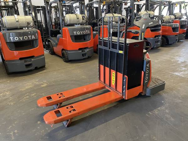 2018 Toyota Rider Pallet Jack 1