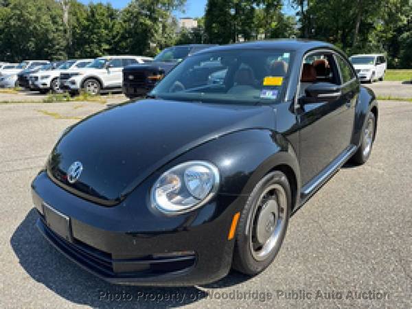 2015 Volkswagen Beetle Coupe 2 puertas Automático 1.8T Cl - $5.950 (Subasta de Autos Públicos de Woodbridge)63440055549955120