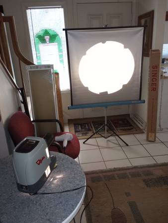Proyector de diapositivas, clasificador iluminado y pantalla de proyección - $65 (Madison)63471318111745120