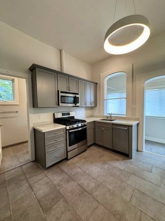 $1,400 / 1br - Student-Friendly 1 & 1.5BR Homes in Sherman Oaks (South Valley)63912984048642123