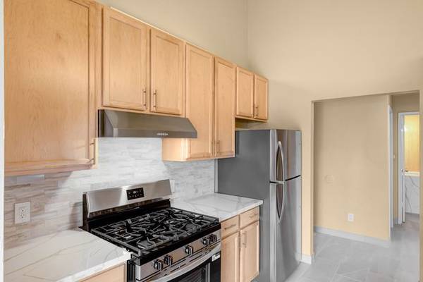 $2,985 / 2br - 900ft2 - Remodeled Beautiful Unit 3060 Sunset Ave #E202 (MARINA)64009500792834122