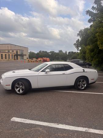2015 Dodge Challenger SXT - $13,500 (Richfield)63470071514755122