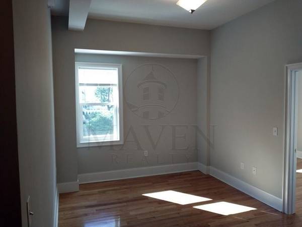 $2,600 / 2br - ¡Excelente edificio! 2 habitaciones! 1.5 baños! ¡Watertown SQ! Estacionamiento! Descontaminado de plomo! Lavandería! (Watertown Square)63856338683395121