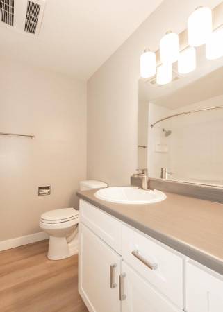$1,289 / 2br - 960ft2 - **ULTIMATE SUMMER LIVING: Pool, Soccer Field, Bark-Park, BBQ Station** (Northcrest)63820739373185123