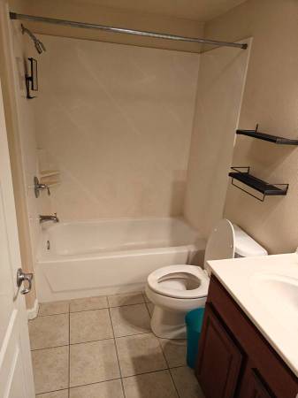 $1,090 / 1br - 130ft2 - Private Room with Private Bath 1b1b (san jose downtown)63824663651203124