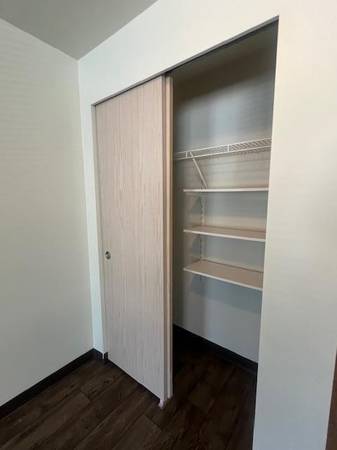 $2,650 / 2br - 884ft2 - Walk to UW! Modern 2 BR with In-Home Laundry & Balcony Options (U District)64031308449027123