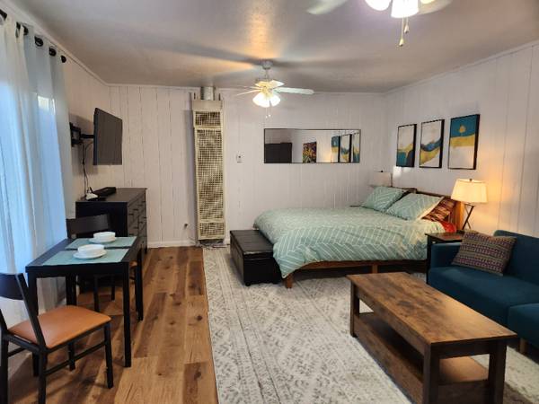 $1195.00 / 375ft2 - Furnished studio apt (utilities included) and 1 mile to plaza63806045010691120
