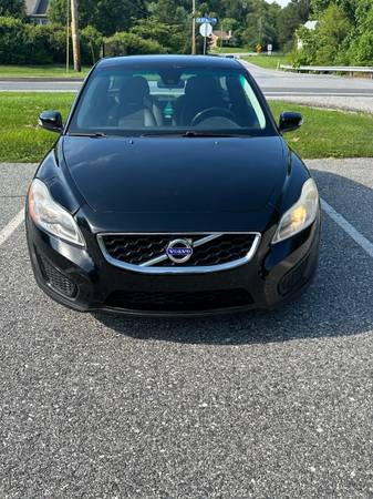 2011 Volvo C30 T5 con bajos 43K millas - $6,499 (York)63435754136833122