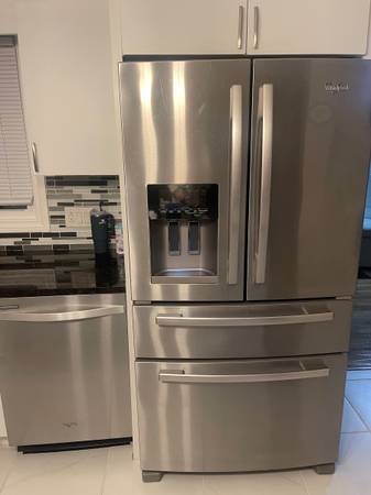 Whirlpool Appliances - Electric Stove/ Microwave/Dishwasher/ Refrigera 1