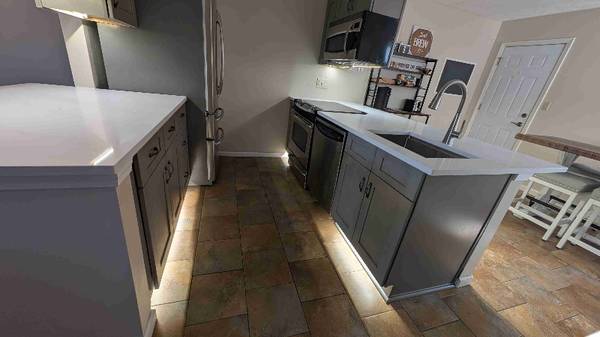 $4250.00 / 3br - 2175ft2 - Fully Furnished! Spacious end unit townhouse 3 bedrooms/3.5 baths near64013374063746122