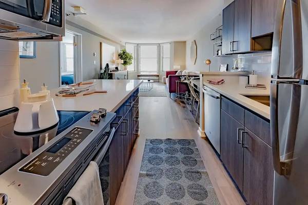 $2,502 / 2br - 1000ft2 - Elegant Apartment with Gardens, Courtyards & City Views (Northwest San Francisco)64000753626113122