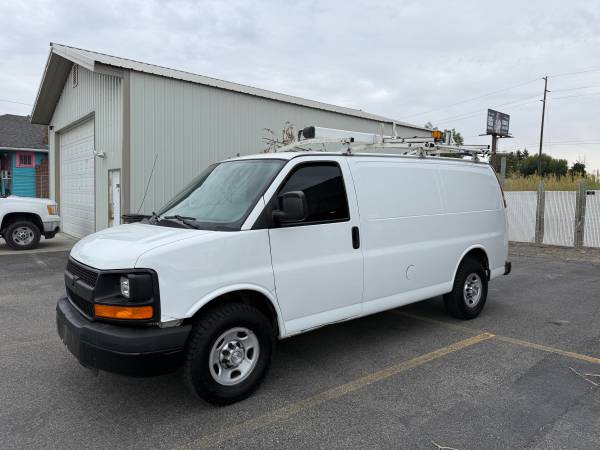 2014 Chevy G2500 Express Cargo van Shelves Cage 4.8L v8 Runs perfect ! 1