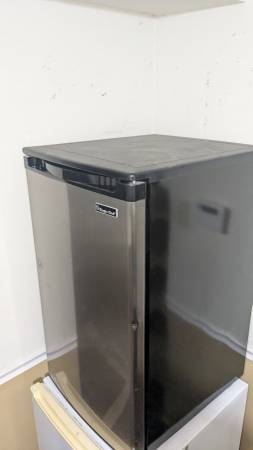 Freezerless refrigerator 1