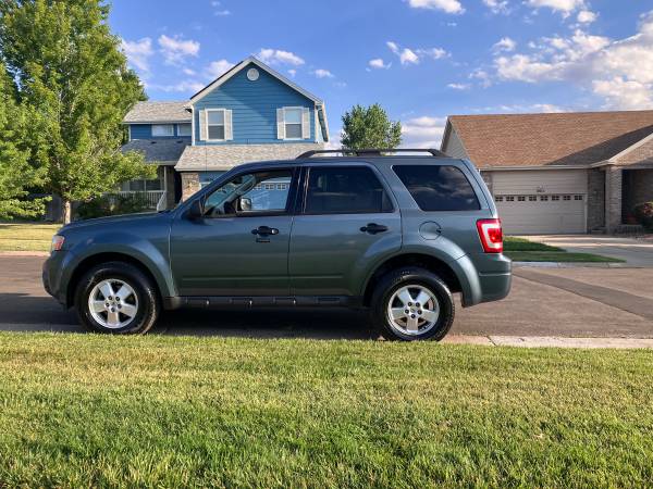 SUV Ford Escape 2010 - $3300 (Aurora)63619795546753124