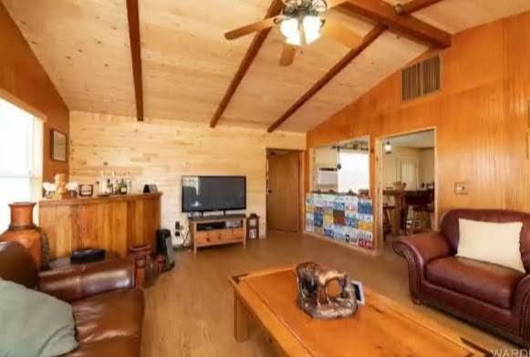 $150,000 / 2br - 1100ft2 - Clean excellent shape Site Built nice area (Dolan Springs)64038883724418122
