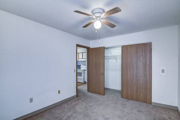 $1,499 / 3br - 1040ft2 - Dormitorios Amplios y Lavandería Privada (Eau Claire)63845958940289121