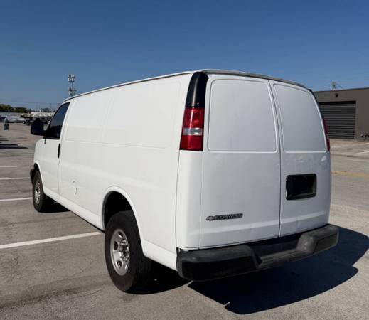 2017 Chevrolet Express Van - Photo 4